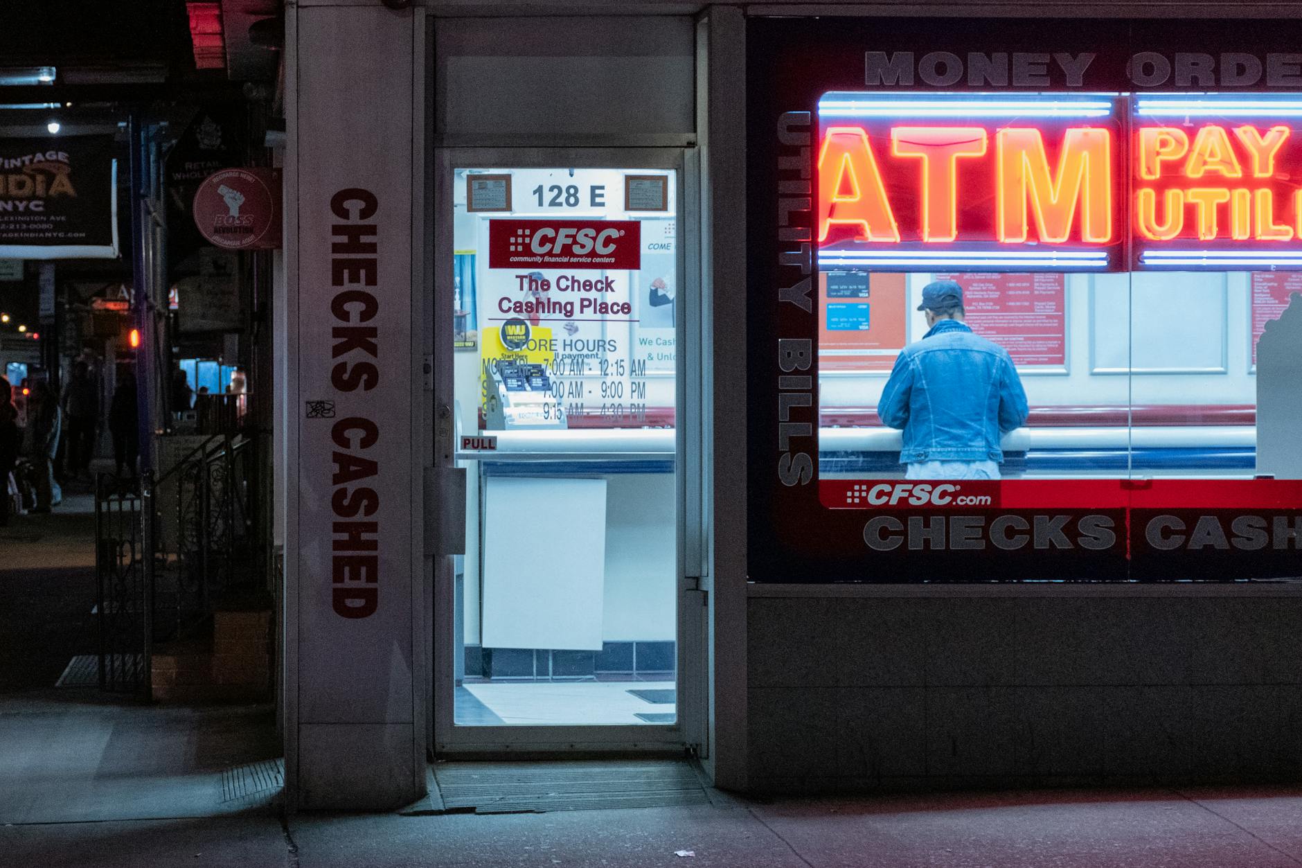 Fact Check: Are Banks Required to Refund Overdraft Fees Automatically? Here's What the Rules Really Say. - Featured image