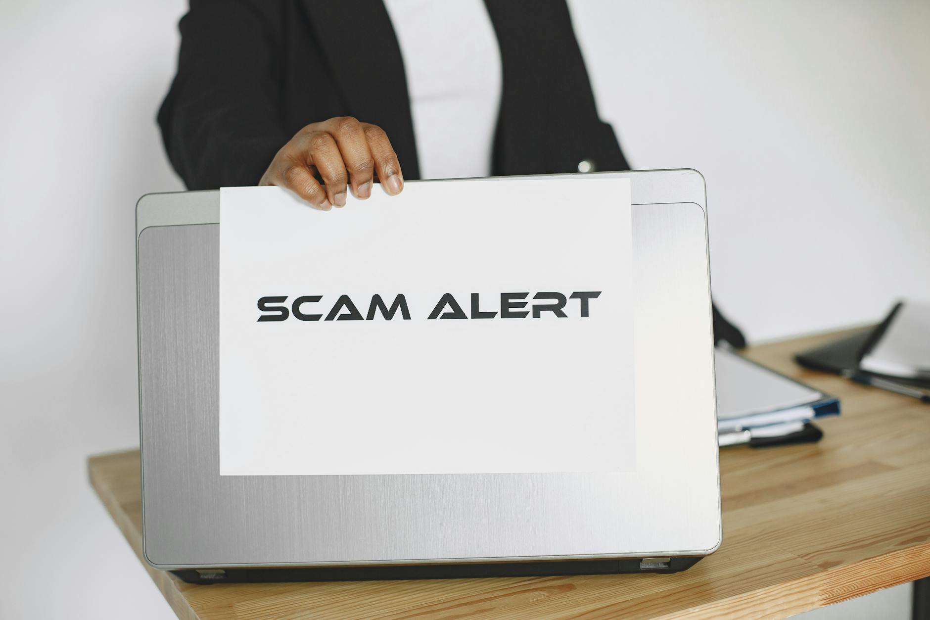 Scams and Misleading Claims About Government Internet Credits