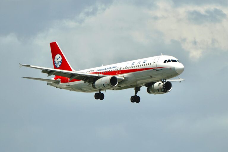 Airlines Rerouting Thousands of Flights Around Iranian Airspace - Featured image