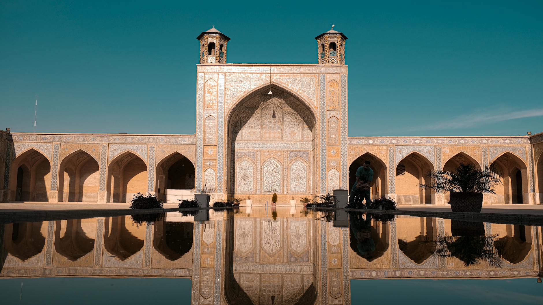 How Far Is It From the Persian Gulf to Tehran, and Why Does the Terrain Matter?