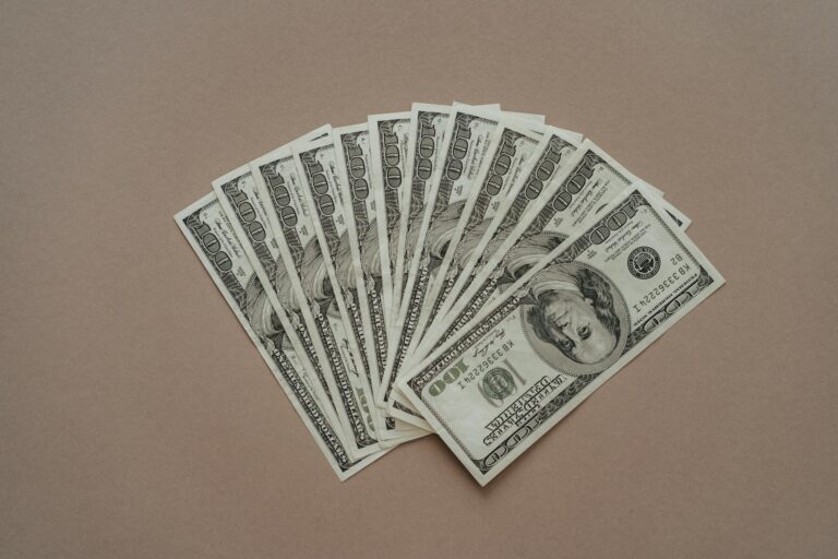 Iran's Currency Already in Freefall as the Banking System Faces Total Crisis - Featured image