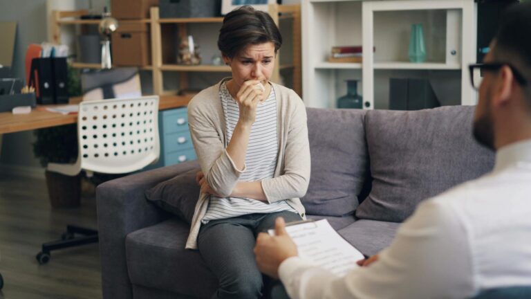 Mental Health Experts Warn About the Impact of Constant War Coverage on Americans - Featured image