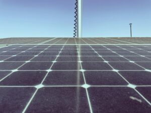 Renewable Energy Stocks Rise as Fossil Fuel Supply Vulnerability Gets Exposed - Featured image