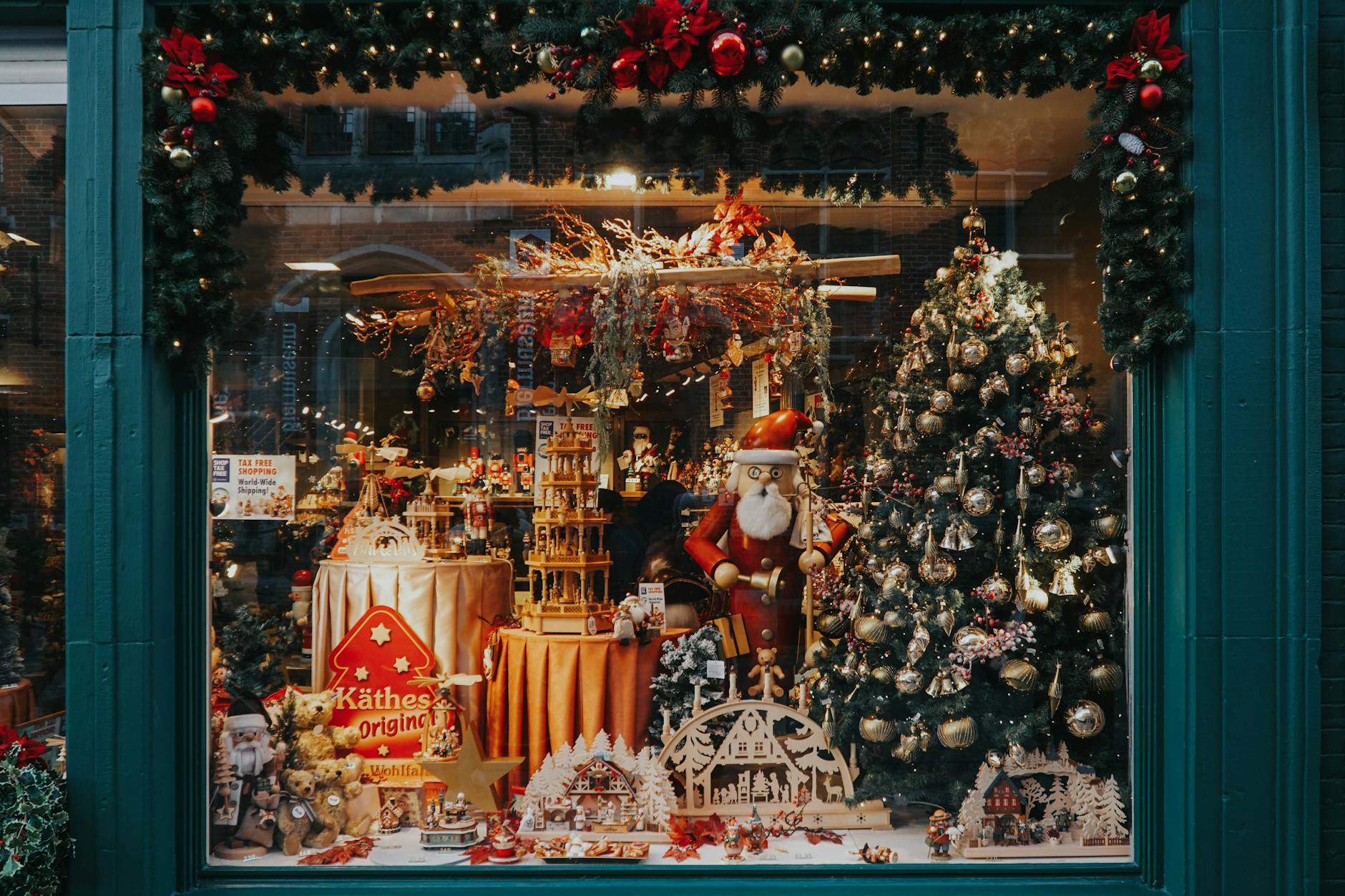 The Christmas Shopping Season Is 10 Months Away — But Supply Chain Planners Are Already Worried - Featured image