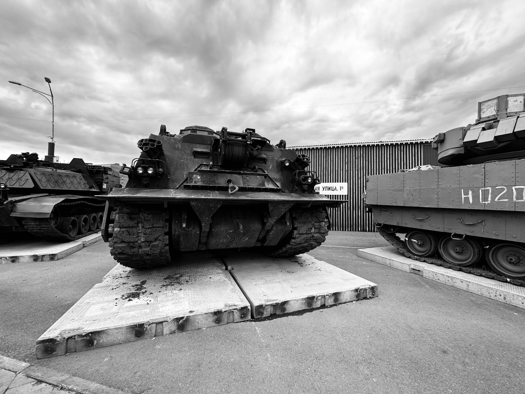 The Congressional War Powers Battle and Republican Dissent