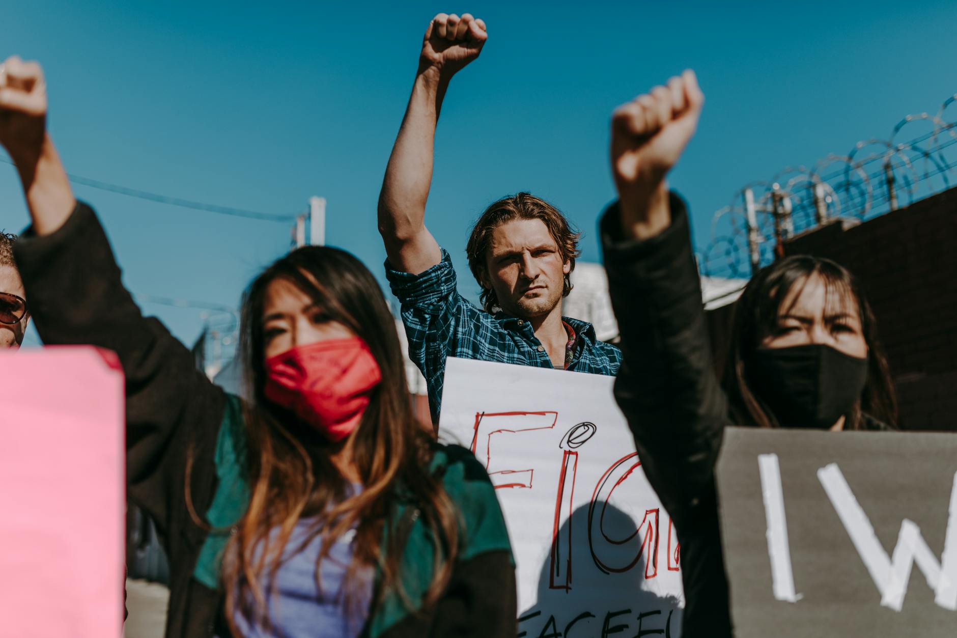 The December Protests and Kurdish Casualties on the Front Lines
