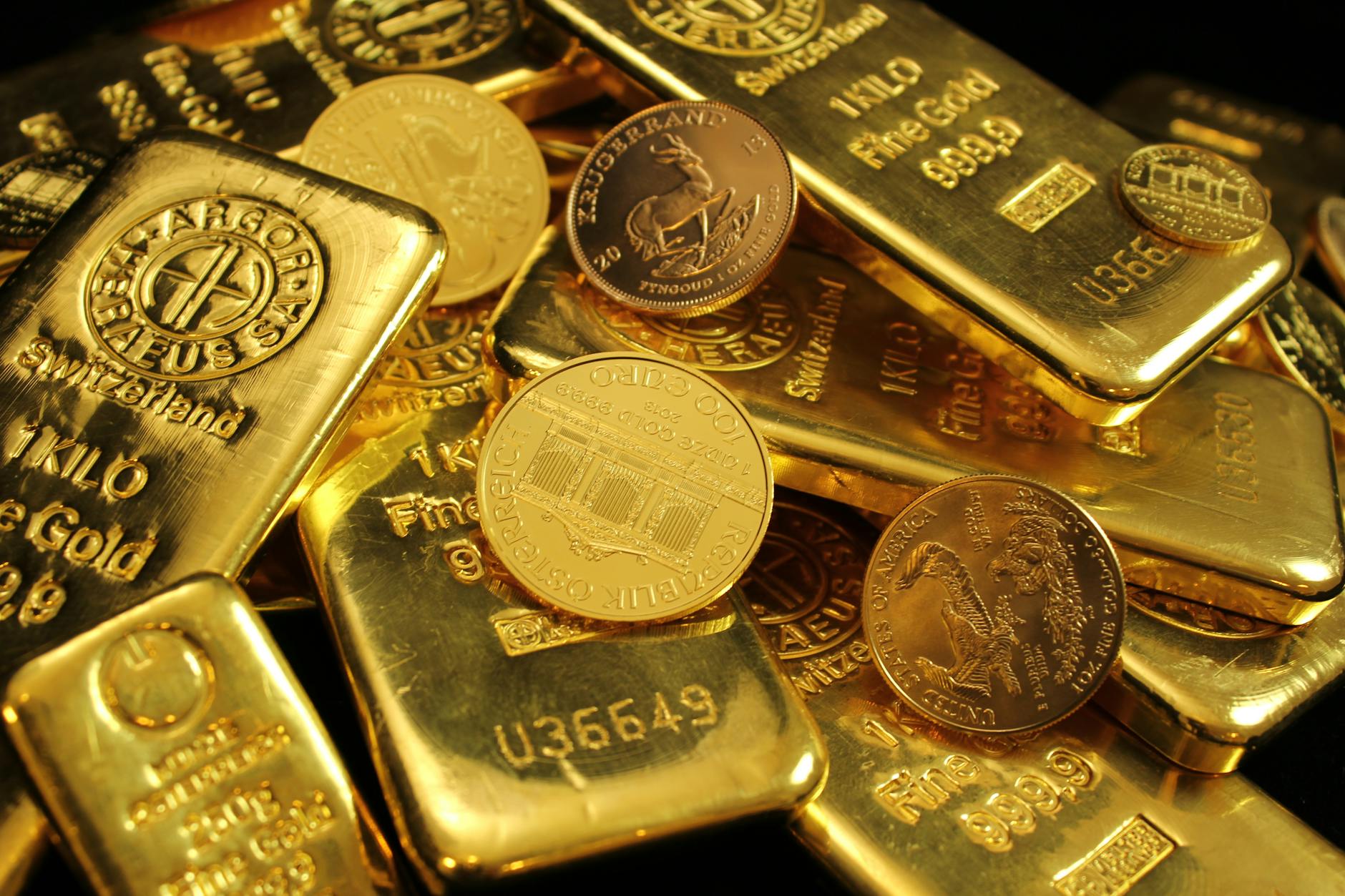 Why Are Gold Prices Surging After Trump's Tariff Defeat at the Supreme Court?