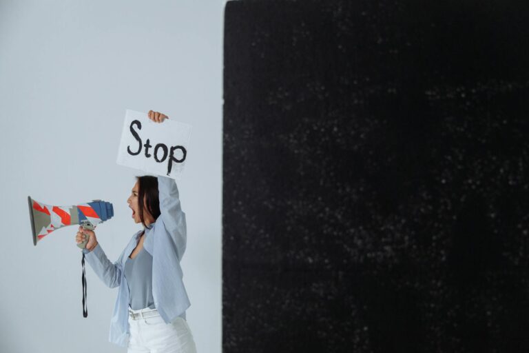 Can Democrats Stop Running Against Trump Alone? - Featured image