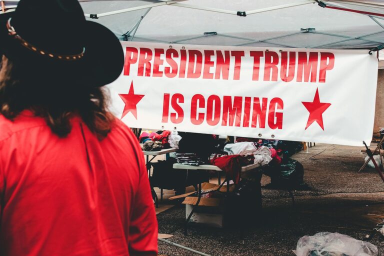 How Do Catholics Reconcile Supporting Trump After Pope Mockery Claims? - Featured image
