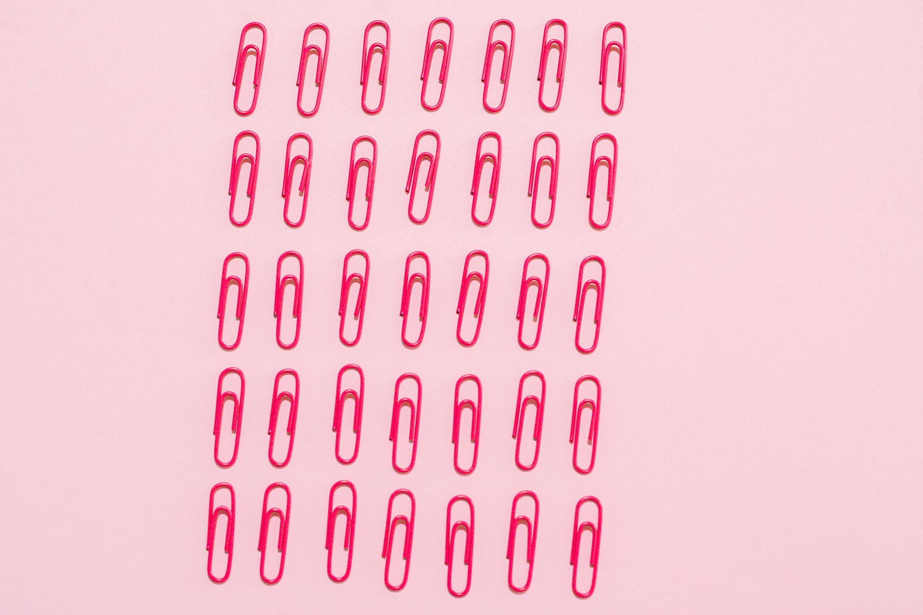 How Do Viral Clips Override Traditional Policy Communication?