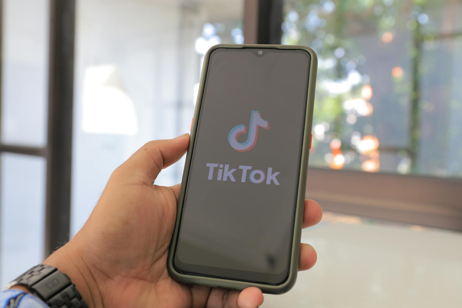 How Is TikTok Becoming the Dominant Political News Platform for Young Americans?