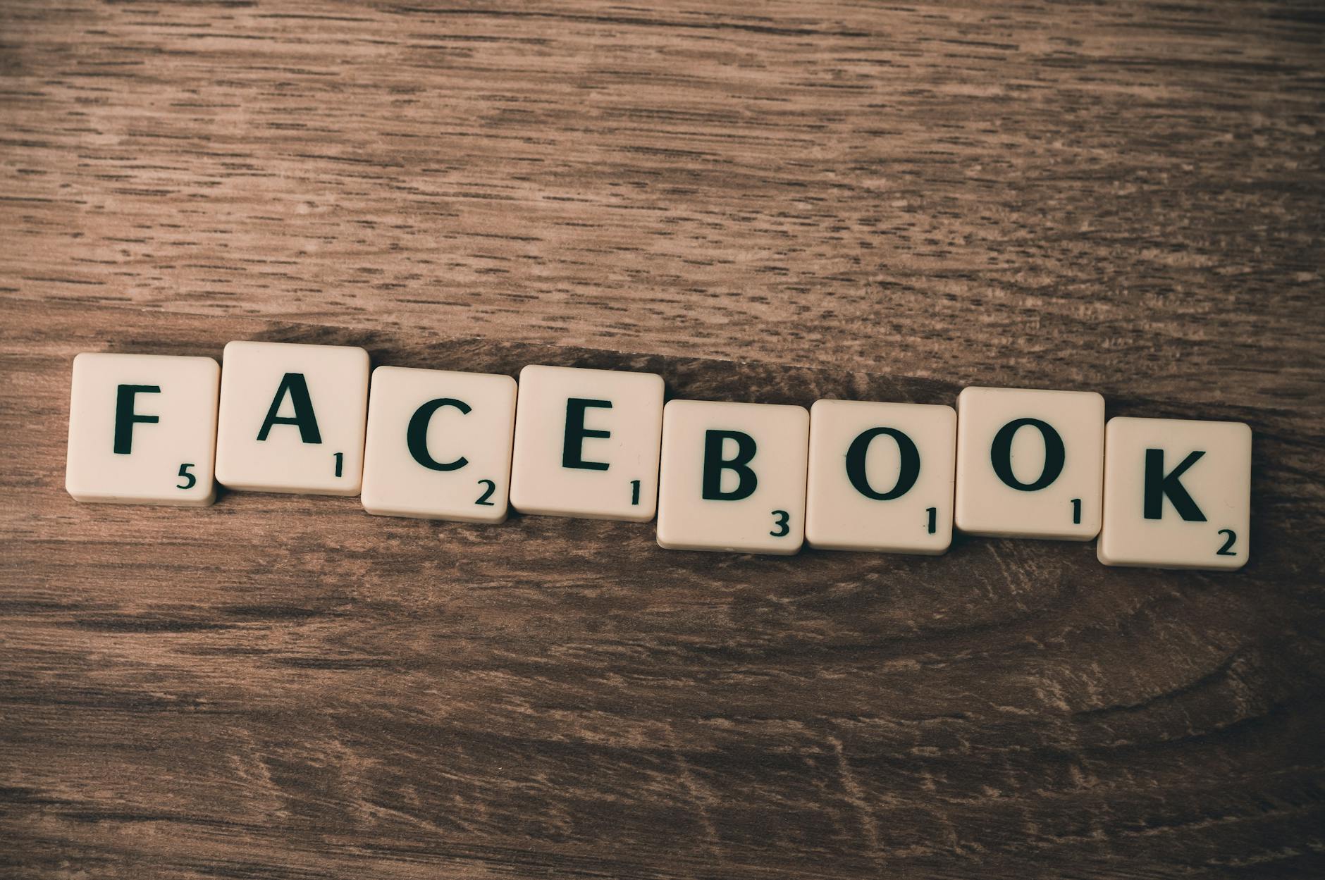 How Social Media Creates the Illusion of Consensus Around Extreme Positions