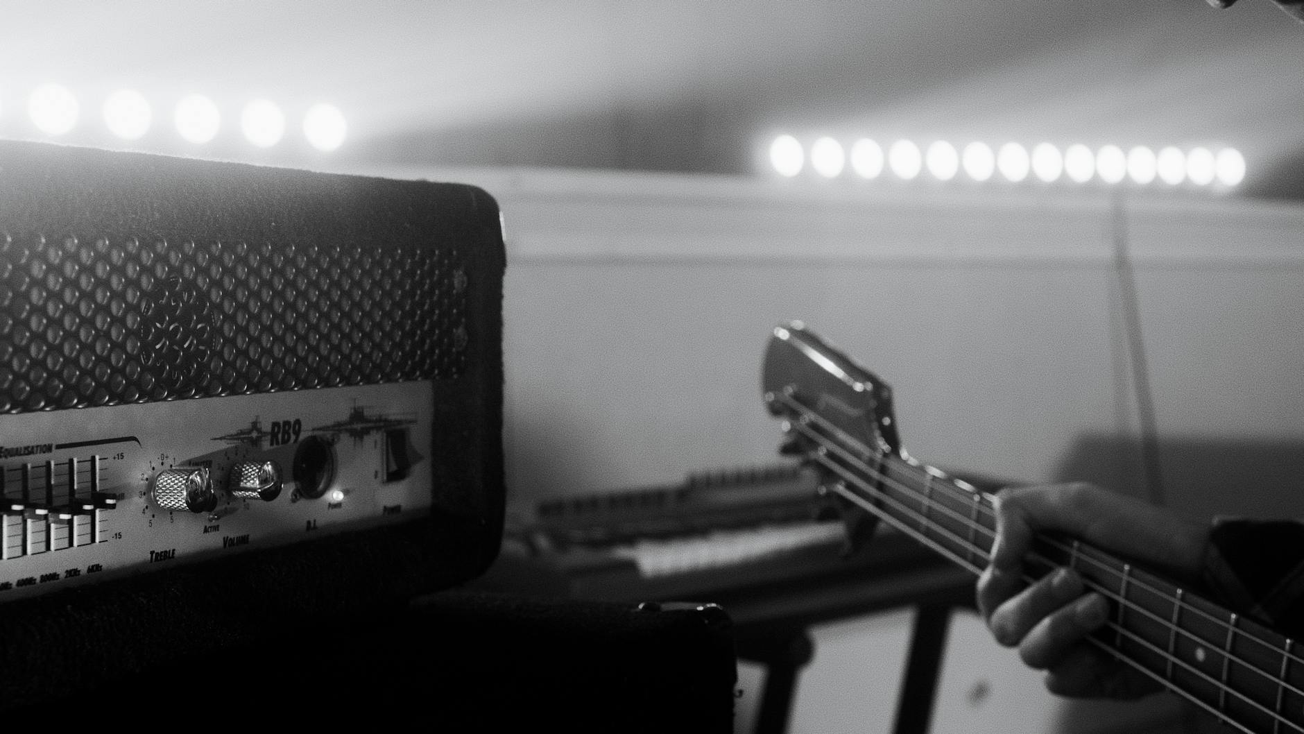 Media Amplification and the Creation of Outsider Narratives