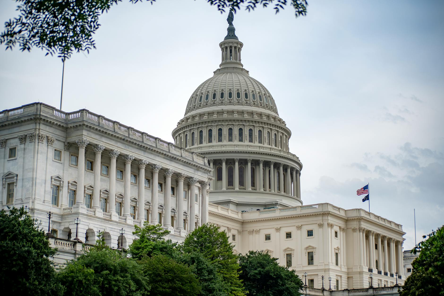 Trump Promises to Cut the capital gains tax to zero. Here's who benefits most - Featured image