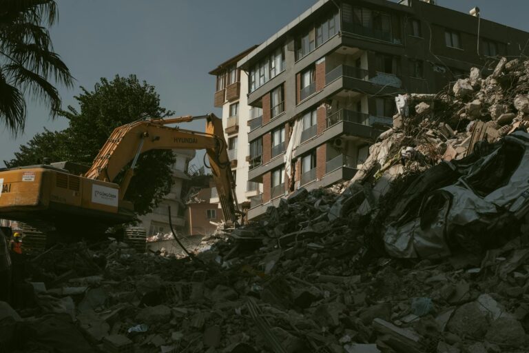 Why Automation Could Trigger a Political Earthquake - Featured image
