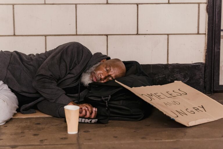 Why More Americans Feel Politically Homeless - Featured image