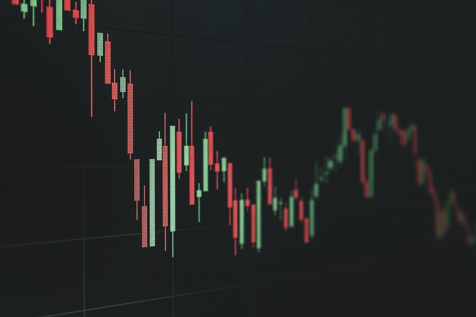 Gas Price Predictions: Analysts Warn Drivers About Volatility - Featured image