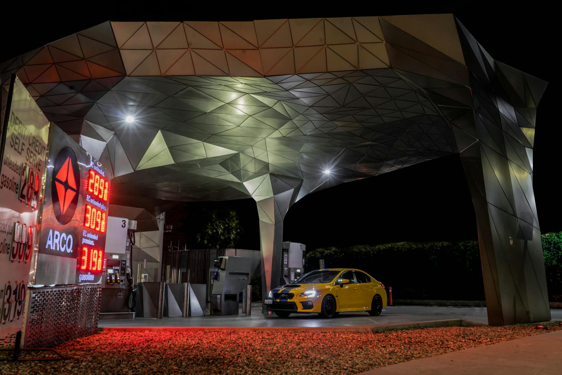 Gas Prices Today: Arizona Fuel Prices Reach New Highs - Featured image