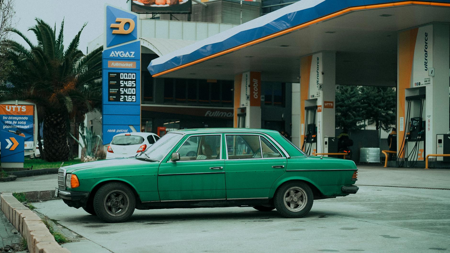 Gas Prices Today: Georgia Drivers Face Rising Fuel Costs - Featured image