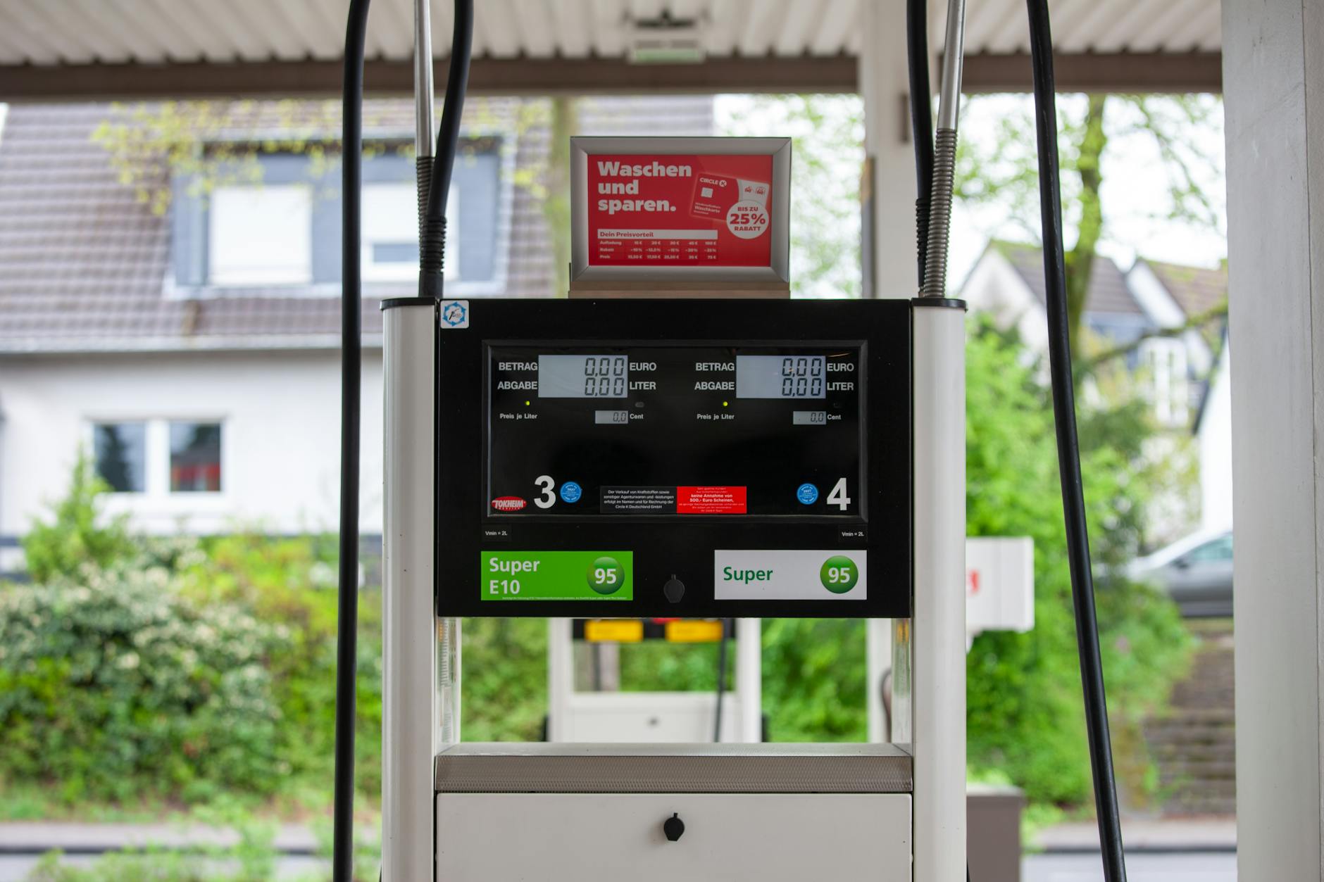 Gas Prices Today: How OPEC Decisions Could Affect Your Wallet - Featured image