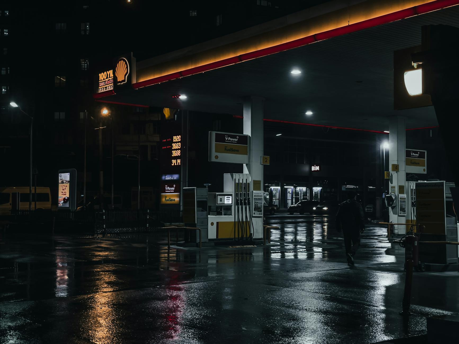 Gas Prices Today: U.S. Drivers Paying More Than Last Month - Featured image