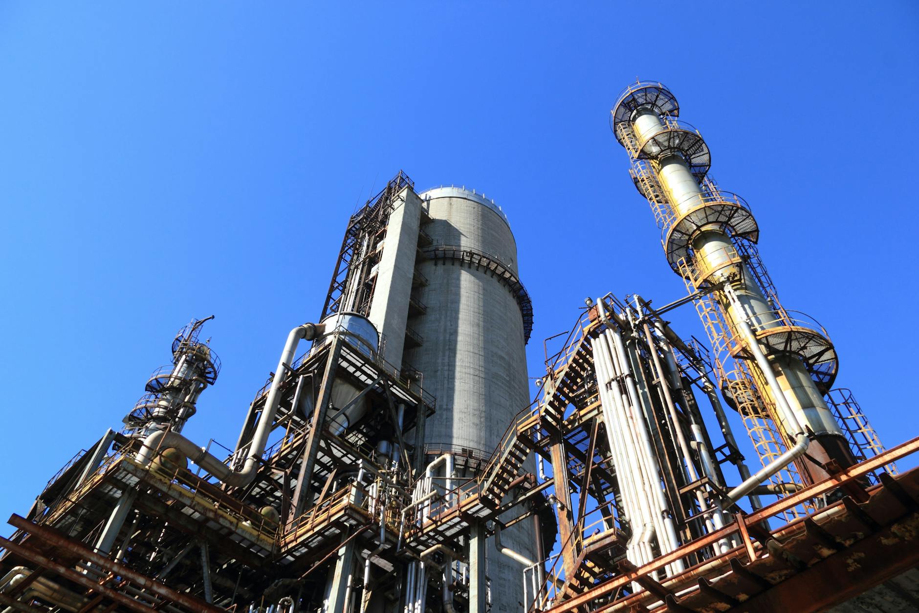 How Much Can Refinery Shutdowns Actually Increase Gas Prices?