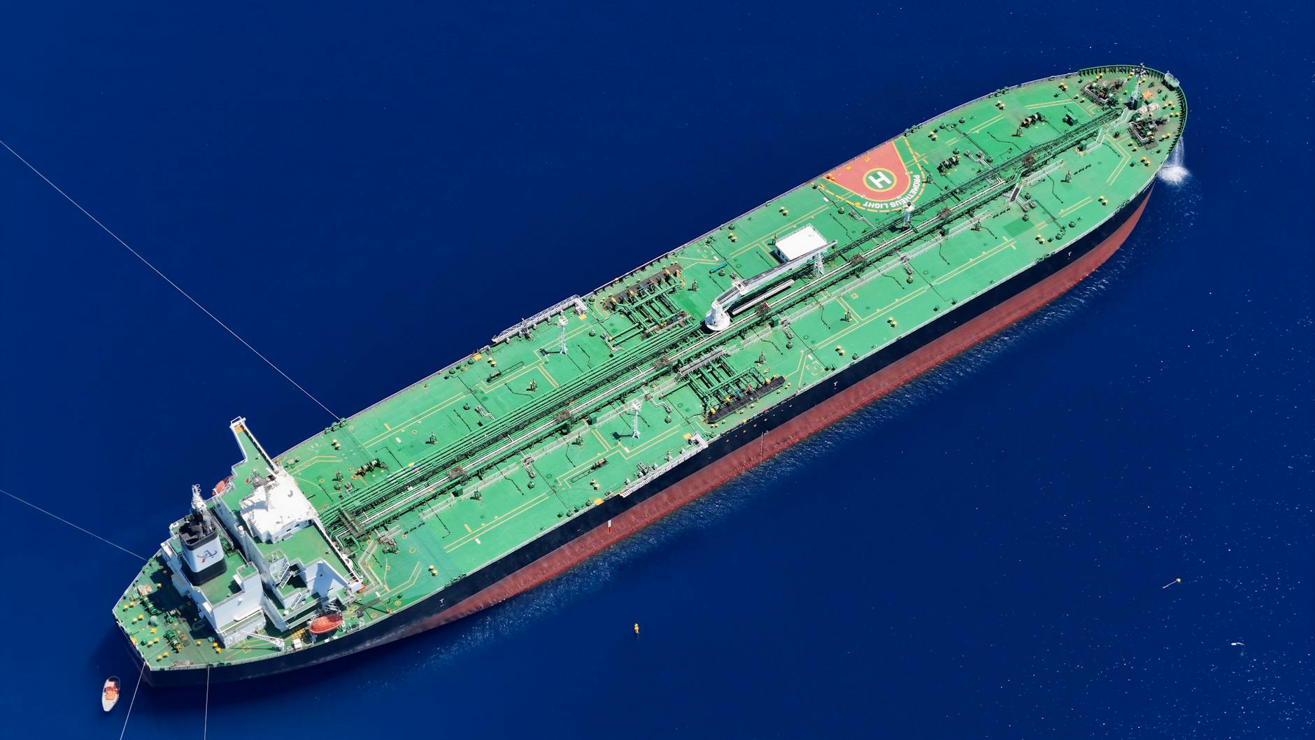 Oil Prices Today: Crude Oil Climbs Ahead of Summer Demand - Featured image
