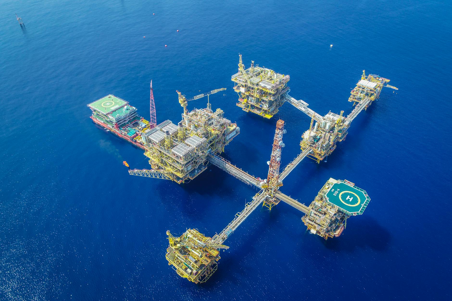 Oil Prices Today: Crude Oil Surges on Middle East Concerns - Featured image