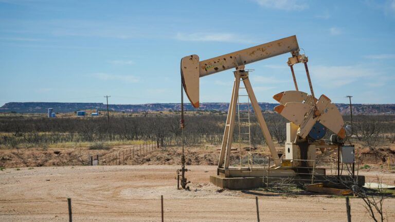 Oil Prices Today: Crude Prices Impact Travel and Transportation Costs - Featured image