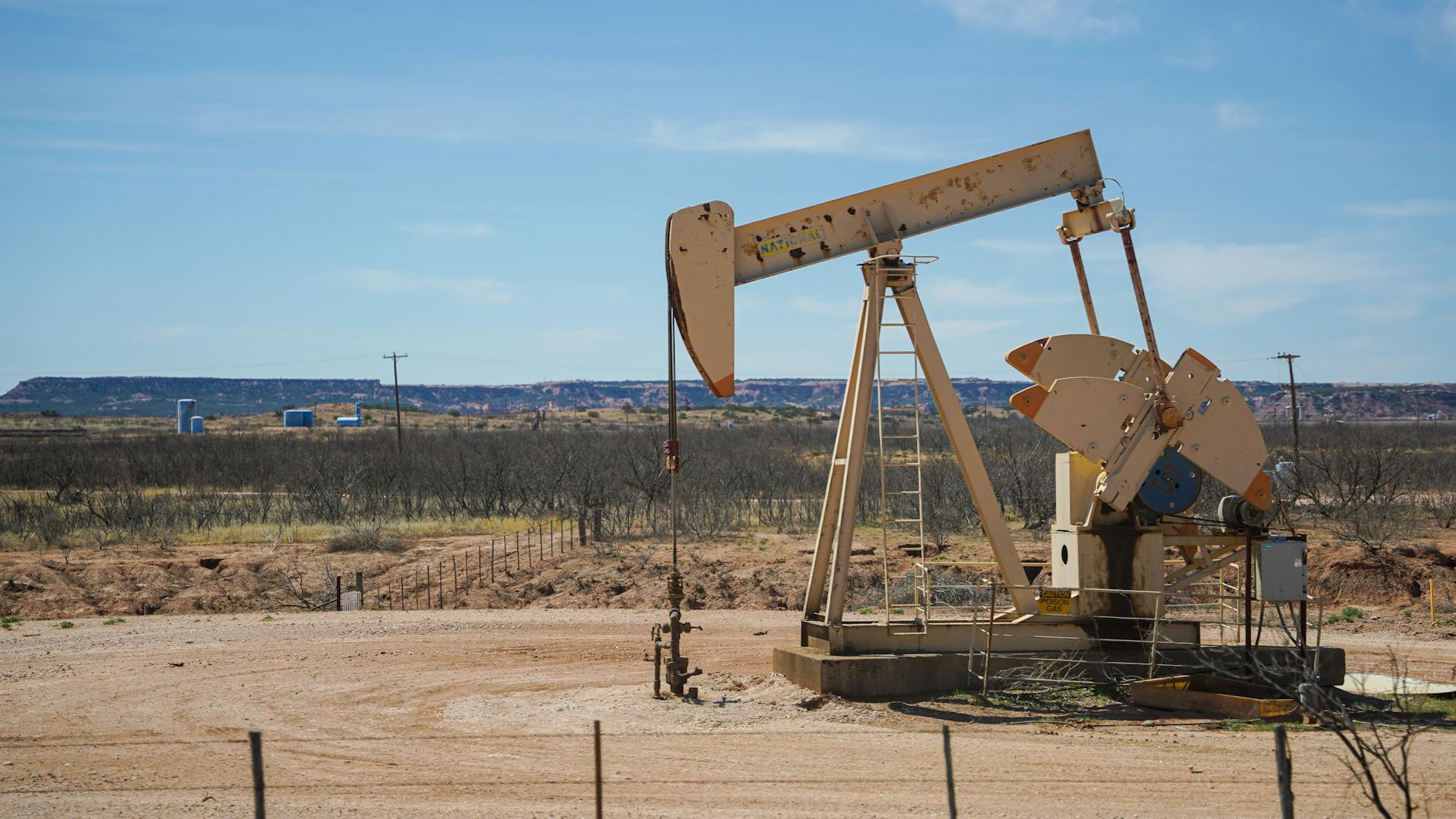 Oil Prices Today: Crude Prices Impact Travel and Transportation Costs - Featured image
