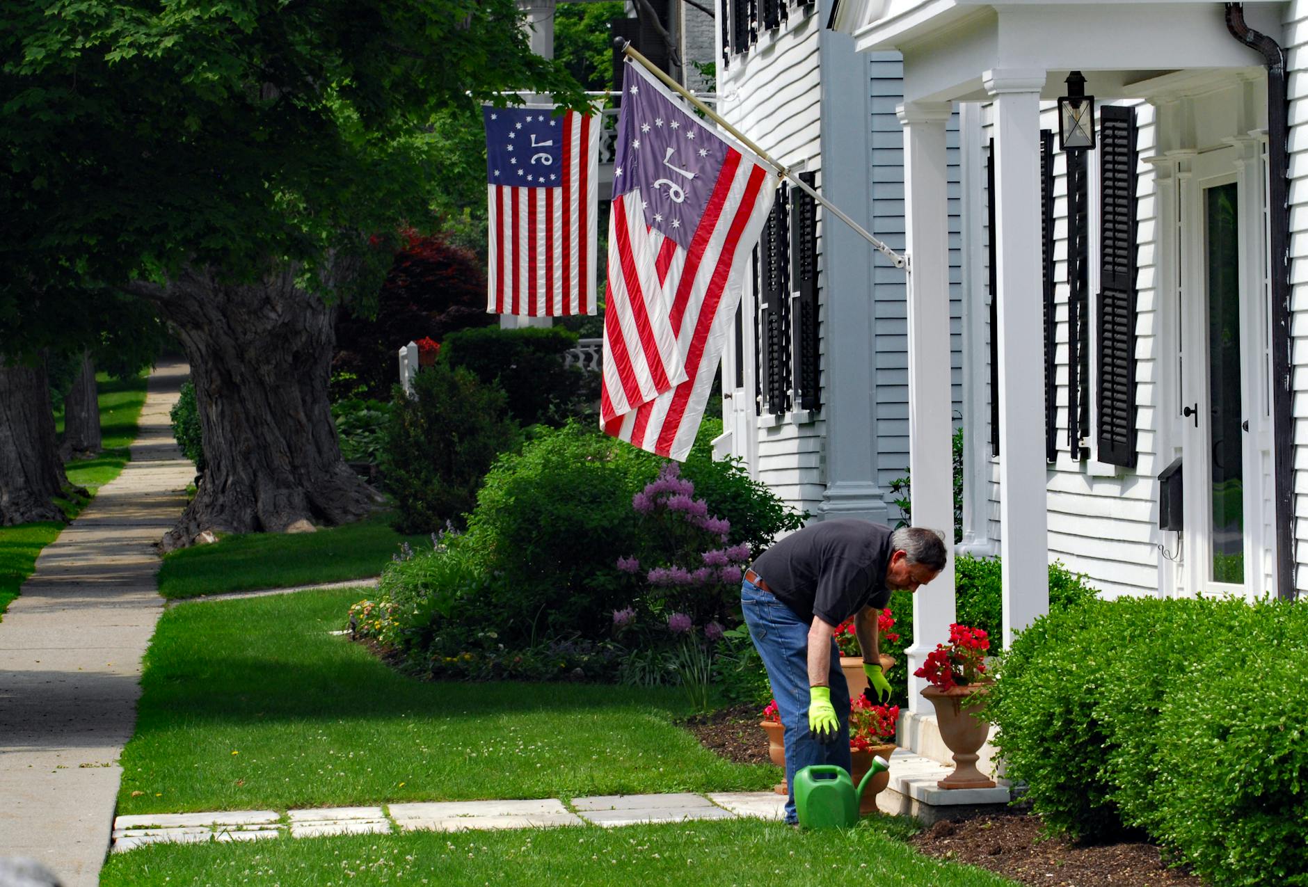 Owner of Patriotic Trump House Dies After Being Beaten Near His Yard Display - Featured image