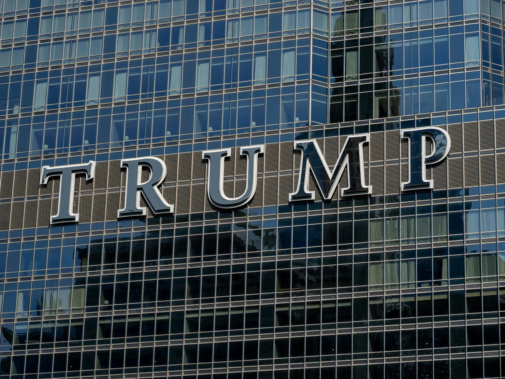 Owner of Pro-Trump Home Dies After Attack Police Say Happened in Broad Daylight - Featured image