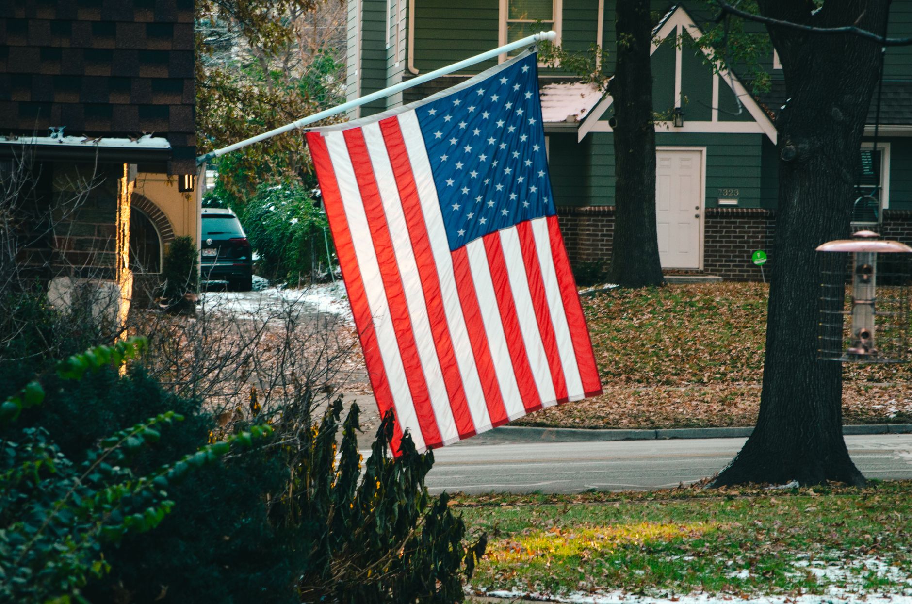 When Do Yard Flags Lead to Confrontations?