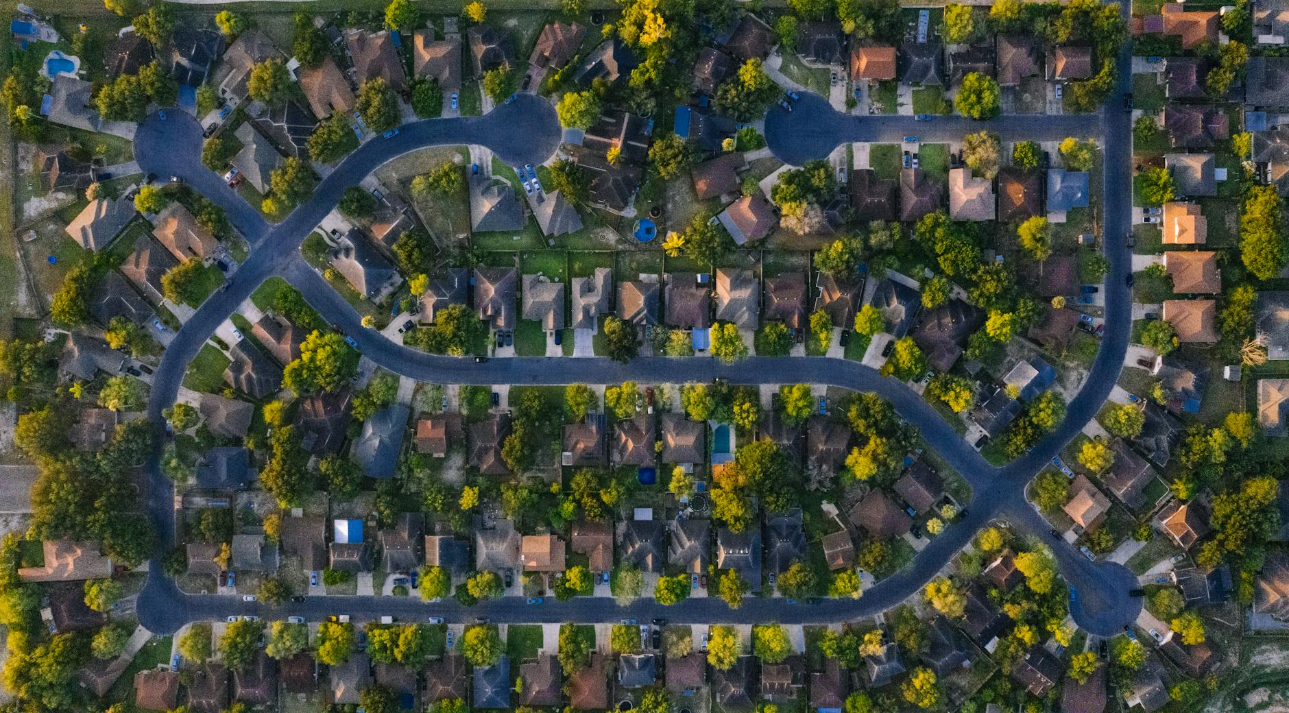 Real-World Examples of HOA Sign Disputes
