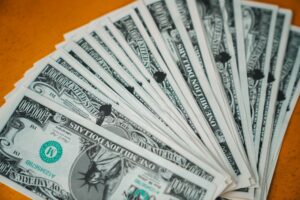 $5.6 million awarded to plaintiff in Trump defamation judgment - Featured image