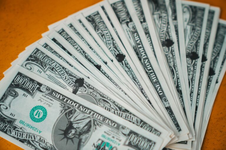 $5.6 million awarded to plaintiff in Trump defamation judgment - Featured image