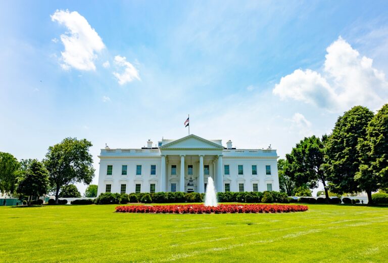 Trump Family Crypto Deals Raise Questions About Foreign Influence and Regulatory Favoritism - Featured image