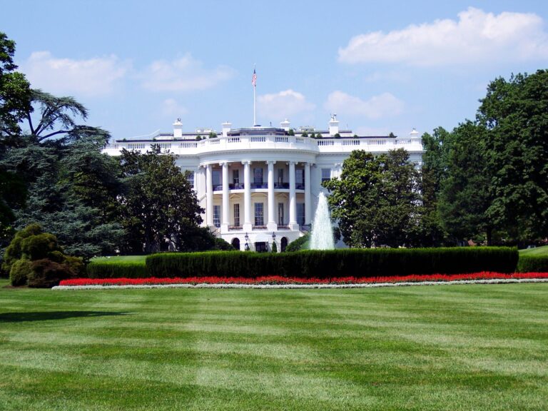 White House ASL Interpretation Lawsuit Tests Access Under the Trump Administration - Featured image