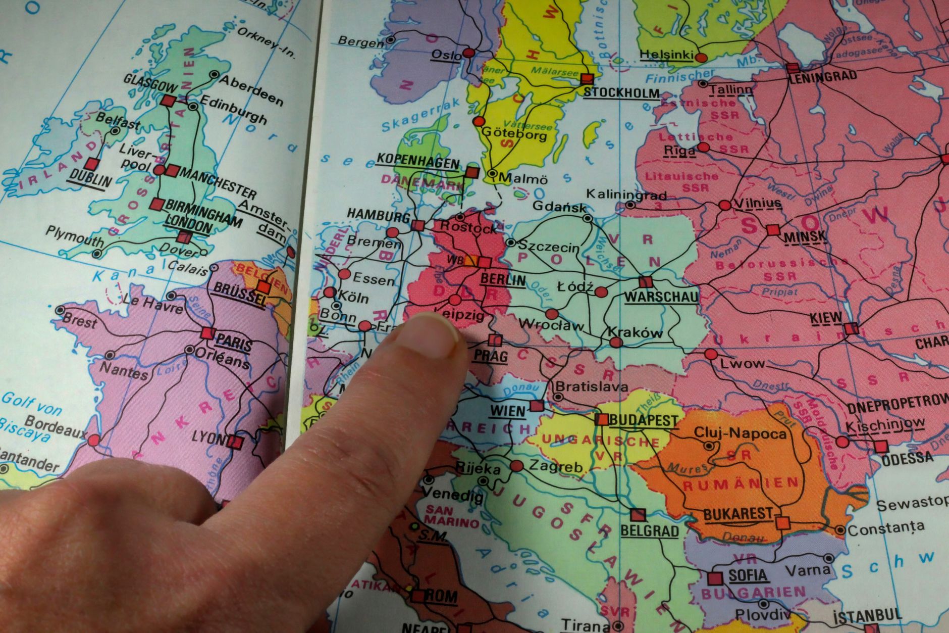 How NATO Pressure From Trump Intersects With Ukraine Funding Decisions - Featured image